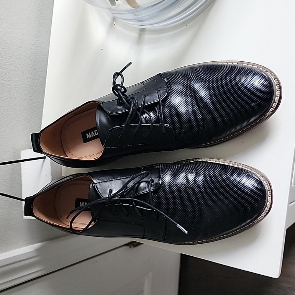 Madden Mens dress shoes- lace up,  gently worn